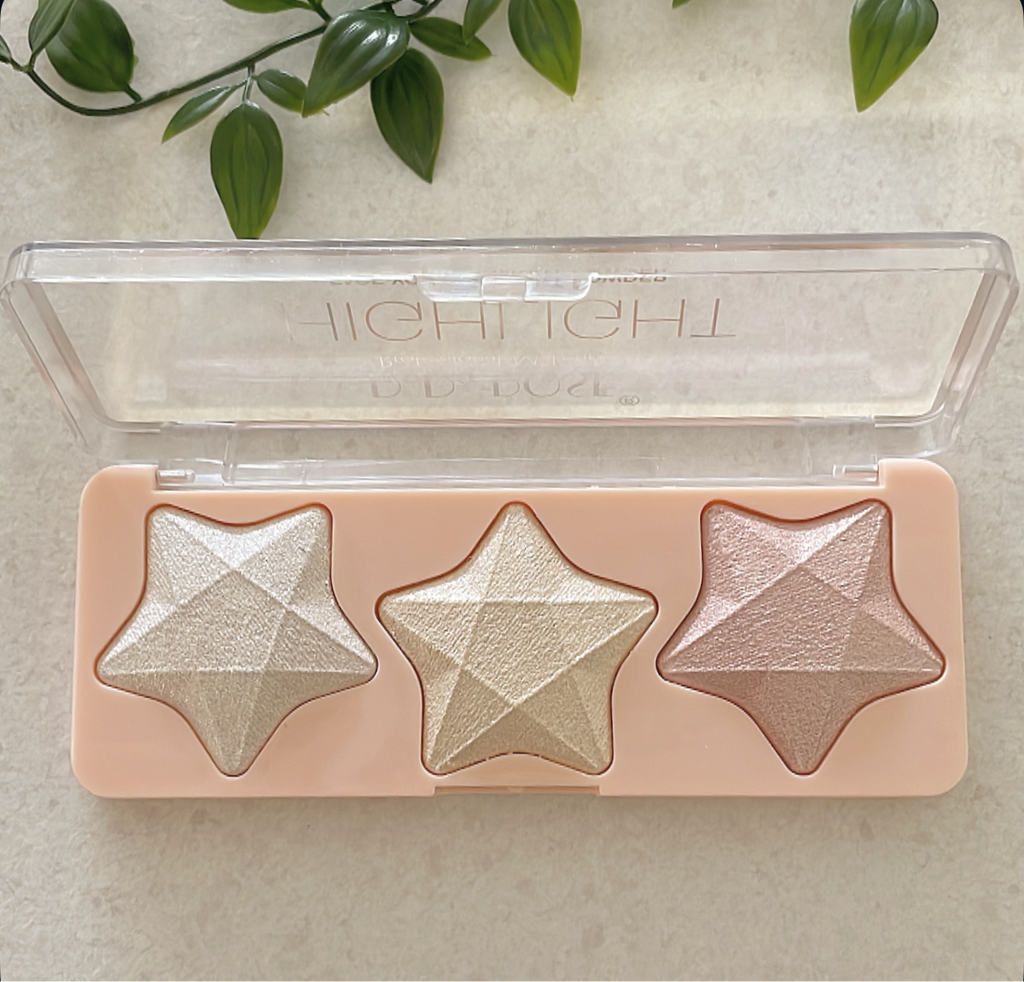 3 Essential Colors Star Shape Highlighter Palette